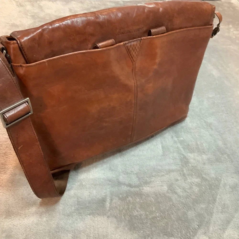 Johnston & Murphy Mens Brown Leather Messenger Bag Laptop Satchel Briefcase